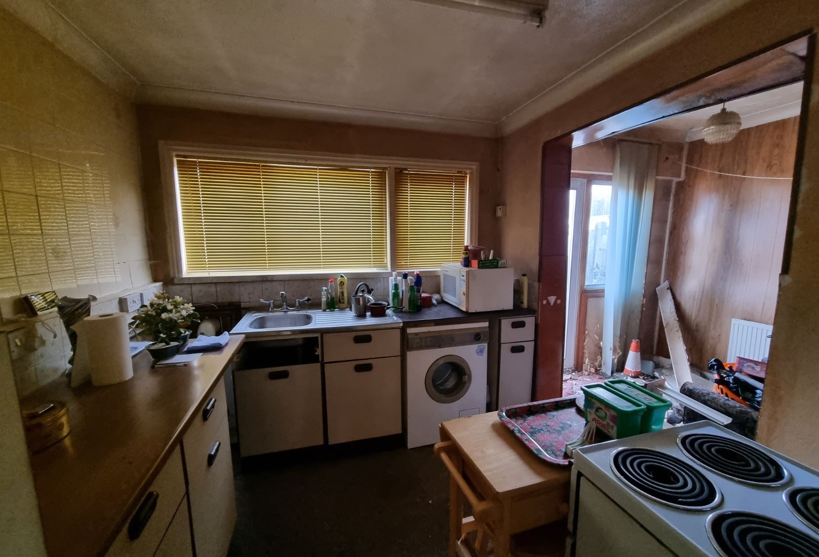 REFURBISHMENT OPPORTUNITY: A FREEHOLD VACANT TWO BEDROOM TERRACE HOUSE LOCATED IN SOUTHEND ON SEA IN NEED OF MODERNISATION
