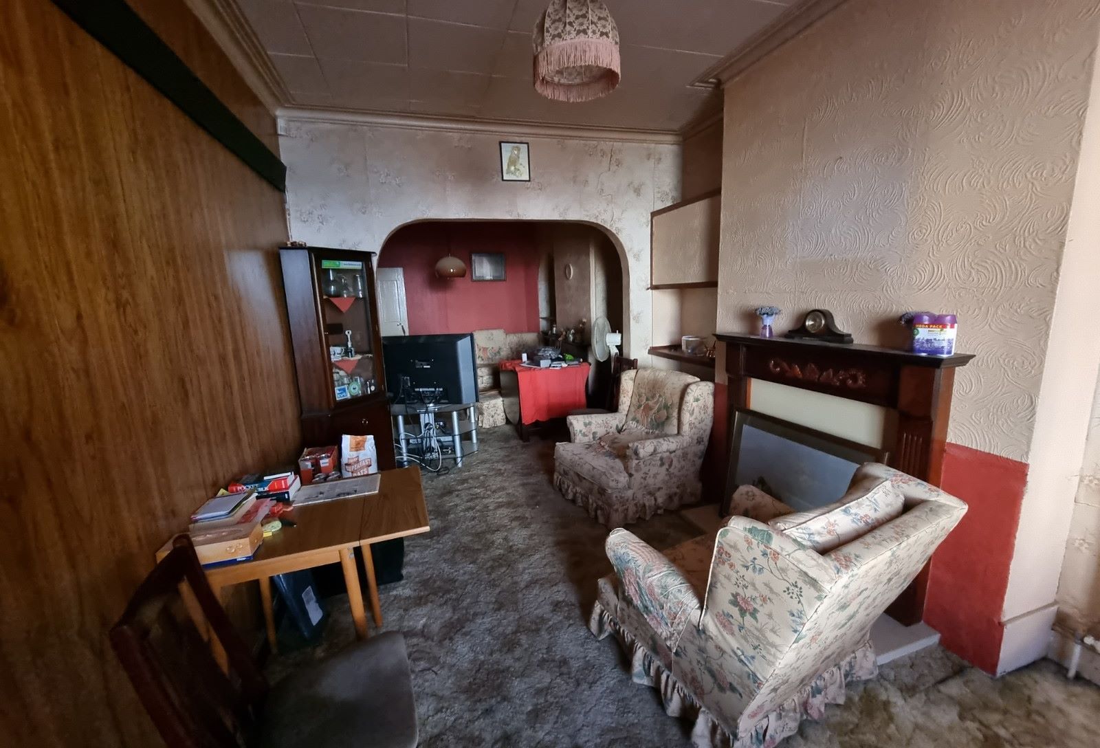 REFURBISHMENT OPPORTUNITY: A FREEHOLD VACANT TWO BEDROOM TERRACE HOUSE LOCATED IN SOUTHEND ON SEA IN NEED OF MODERNISATION