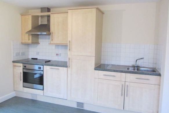 BUY TO LET INVESTMENT: A FOURTH FLOOR APARTMENT CLOSE TO THE CITY CENTRE WITH A TENANT IN OCCUPATION PRODUCING AN INCOME OF £7,140 PER ANNUM