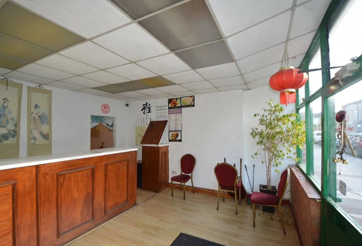 SHOP WITH UPPERS: A VACANT FREEHOLD COMMERCIAL UNIT WITH LIVING ACCOMMODATION TO THE FIRST FLOOR AND GARDEN / OUTSIDE SPACE TO REAR