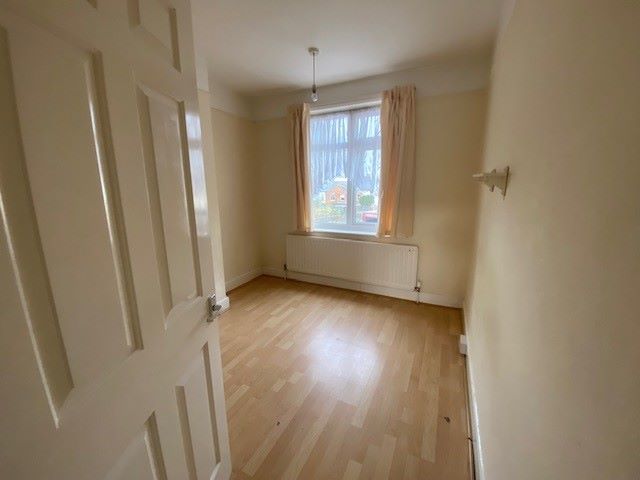 MIXED USE INVESTMENT: A FREEHOLD BUILDING CONTAINING GROUND FLOOR SHOP AND FIRST FLOOR FLAT PART LET OFFERING A POTENTIAL INCOME OF £14,700 PA