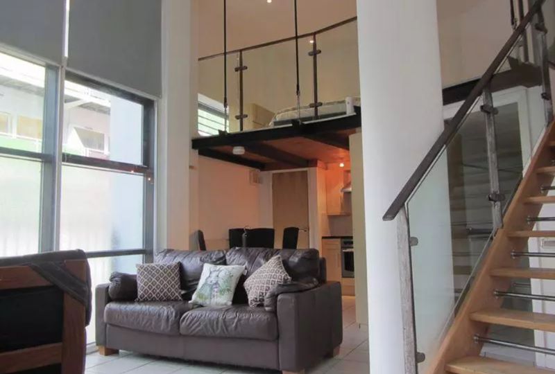 BUY TO LET INVESTMENT: A GROUND FLOOR GARDEN APARTMENT CLOSE TO THE CITY CENTRE WITH A TENANT IN OCCUPATION PRODUCING AN INCOME OF £8700 PER ANNUM
