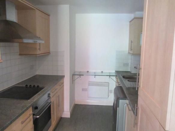 BUY TO LET INVESTMENT: A SECOND FLOOR APARTMENT CLOSE TO THE CITY CENTRE WITH A TENANT IN OCCUPATION PRODUCING AN INCOME OF £8,400 PER ANNUM