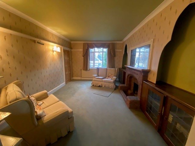 REFURBISHMENT OPPORTUNITY: AN EXTENDED FOUR BEDROOM DETACHED PERIOD HOUSE CLOSE TO THE SEAFRONT IN NEED OF MODERNISATION AND IMPROVEMENT  