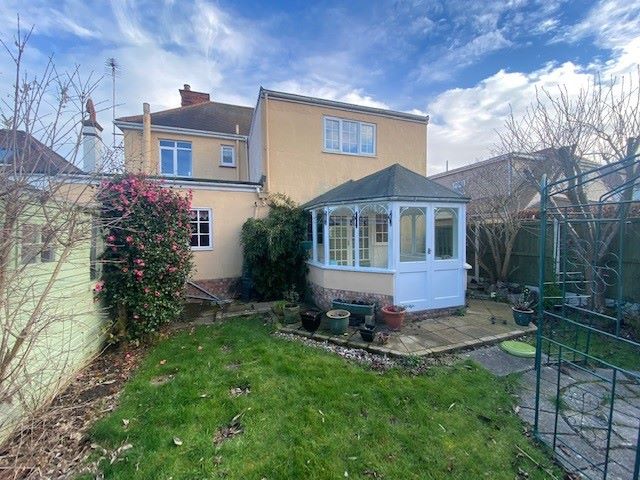 REFURBISHMENT OPPORTUNITY: AN EXTENDED FOUR BEDROOM DETACHED PERIOD HOUSE CLOSE TO THE SEAFRONT IN NEED OF MODERNISATION AND IMPROVEMENT  