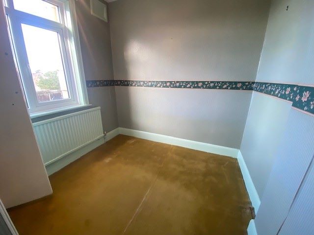 REFURBISHMENT OPPORTUNITY: AN EXTENDED FOUR BEDROOM DETACHED PERIOD HOUSE CLOSE TO THE SEAFRONT IN NEED OF MODERNISATION AND IMPROVEMENT  