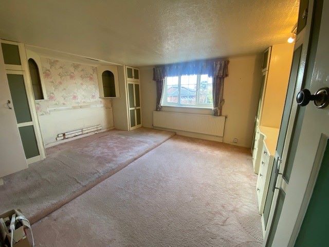 REFURBISHMENT OPPORTUNITY: AN EXTENDED FOUR BEDROOM DETACHED PERIOD HOUSE CLOSE TO THE SEAFRONT IN NEED OF MODERNISATION AND IMPROVEMENT  