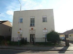 BUY TO LET INVESTMENT: A THREE BEDROOM GROUND FLOOR FLAT WITHIN WALKING DISTANCE OF RAINHAM RAILWAY STATION WITH A TENANT IN OCCUPATION
