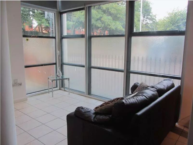 RESIDENTIAL INVESTMENT: A GROUND FLOOR GARDEN APARTMENT CLOSE TO THE CITY CENTRE OFFERED WITH VACANT POSSESSION WITH A POTENTIAL INCOME OF £8,700 PA