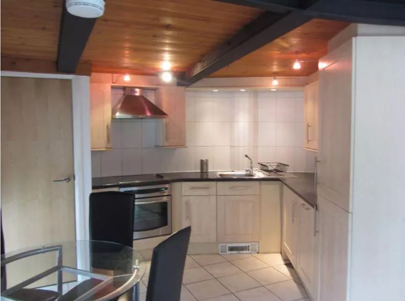 RESIDENTIAL INVESTMENT: A GROUND FLOOR GARDEN APARTMENT CLOSE TO THE CITY CENTRE OFFERED WITH VACANT POSSESSION WITH A POTENTIAL INCOME OF £8,700 PA