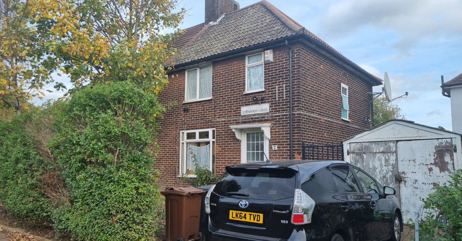 RESIDENTIAL INVESTMENT: A FREEHOLD SEMI DETACHED HOUSE WITH GARAGE BEING SOLD WITH A TENANT IN OCCUPATION