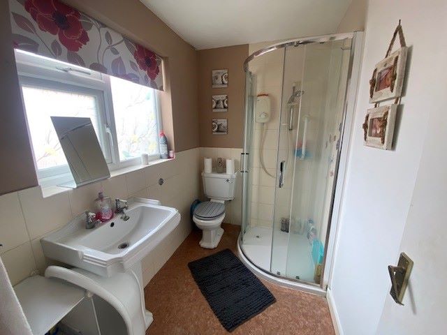 BUY TO LET INVESTMENT: A FREEHOLD BUILDING CONTAINING 3 FLATS PRODUCING AN INCOME OF £24,600 PER ANNUM. A YIELD OF ALMOST 11% OF THE GUIDE PRICE