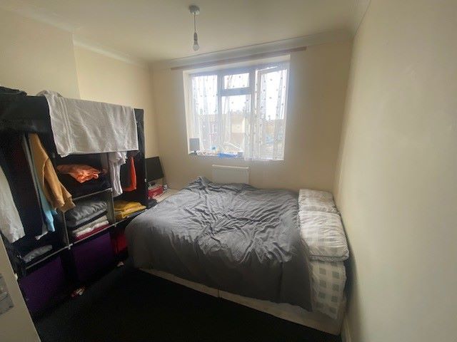 BUY TO LET INVESTMENT: A FREEHOLD BUILDING CONTAINING 3 FLATS PRODUCING AN INCOME OF £24,600 PER ANNUM. A YIELD OF ALMOST 11% OF THE GUIDE PRICE