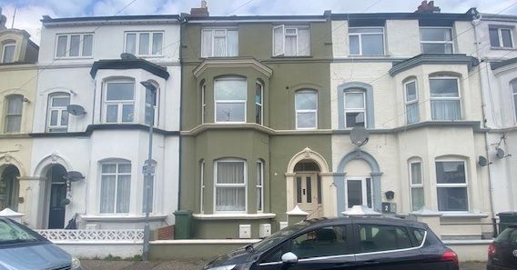 BUY TO LET INVESTMENT: A FREEHOLD BUILDING CONTAINING 3 FLATS PRODUCING AN INCOME OF £24,600 PER ANNUM. A YIELD OF ALMOST 11% OF THE GUIDE PRICE