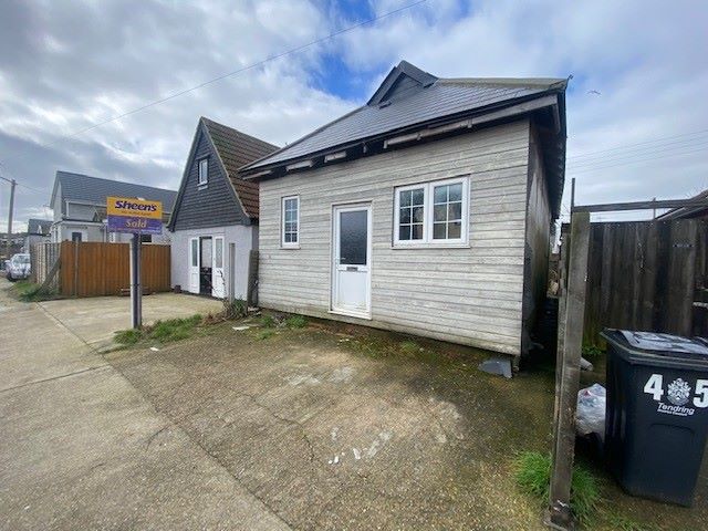 DEVELOPMENT/RENOVATION PROJECT: A TIMBER FRAMED DETACHED FREEHOLD DWELLING IN SHELL CONDITION OFFERING RE-DEVELOPMENT POTENTIAL 