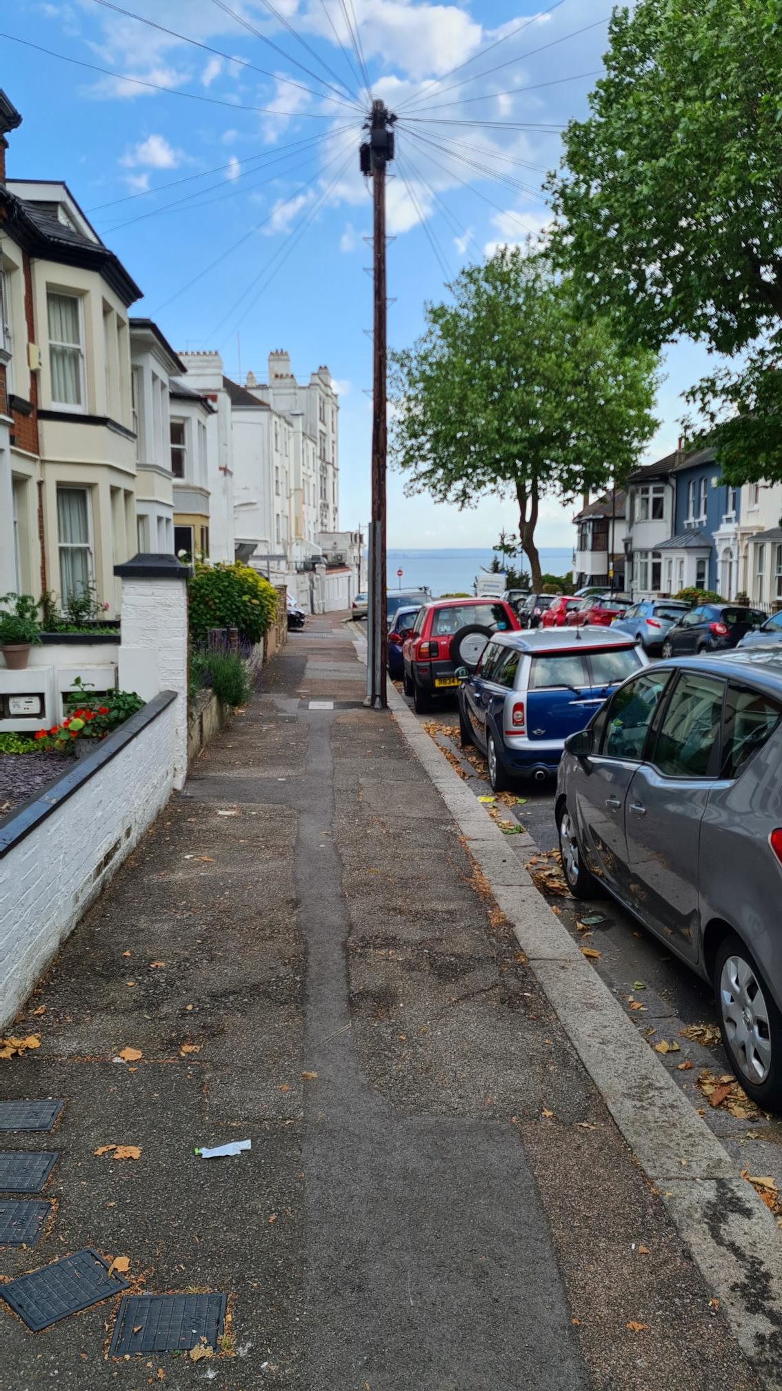 REFURBISHMENT OPPORTUNITY: A VACANT TWO BEDROOM GARDEN FLAT OVER TWO FLOORS CLOSE TO THE CLIFFS PAVILION, WESTCLIFF RAILWAY STATION AND SEAFRONT 