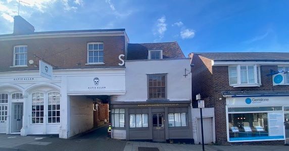 REDEVELOPMENT/MIXED USE: A VACANT FREEHOLD GRADE II LISTED BUILDING CONSIDERED TO HAVE RE-DEVELOPMENT POTENTIAL SUBJECT TO CONSENTS. 
