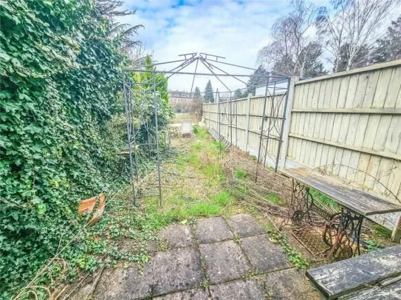 BUY TO LET INVESTMENT: A THREE BEDROOM FIRST FLOOR MAISONETTE WITH TENANT IN OCCUPATION PRODUCING AN INCOME OF £20,400 PER ANNUM