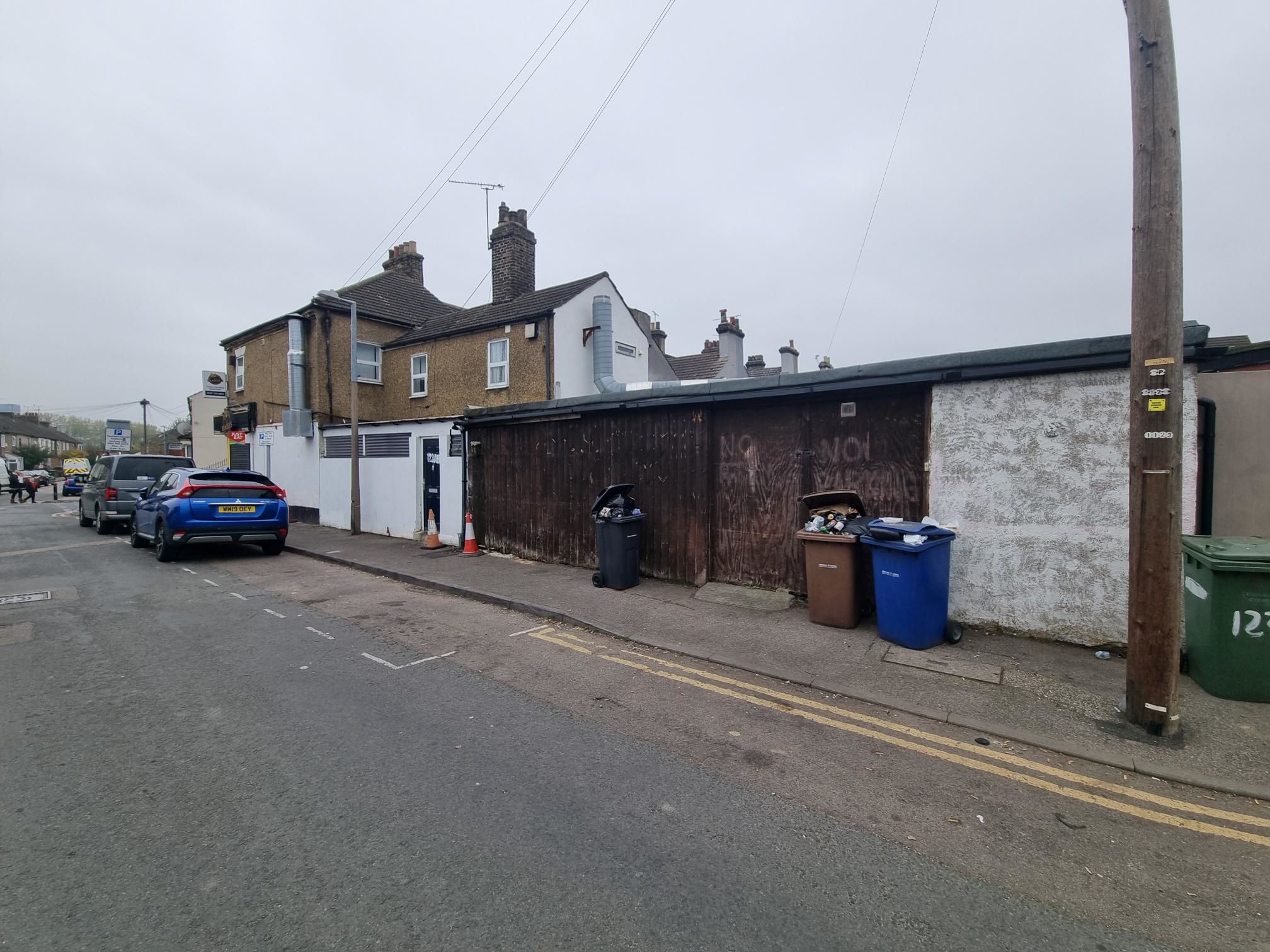 MIXED USE INVESTMENT: A FREEHOLD BUILDING COMPRISING A COMMERCIAL SHOP AND THREE FLATS LOCATED IN GRAYS PRODUCING AN ANNUAL INCOME OF £37,200