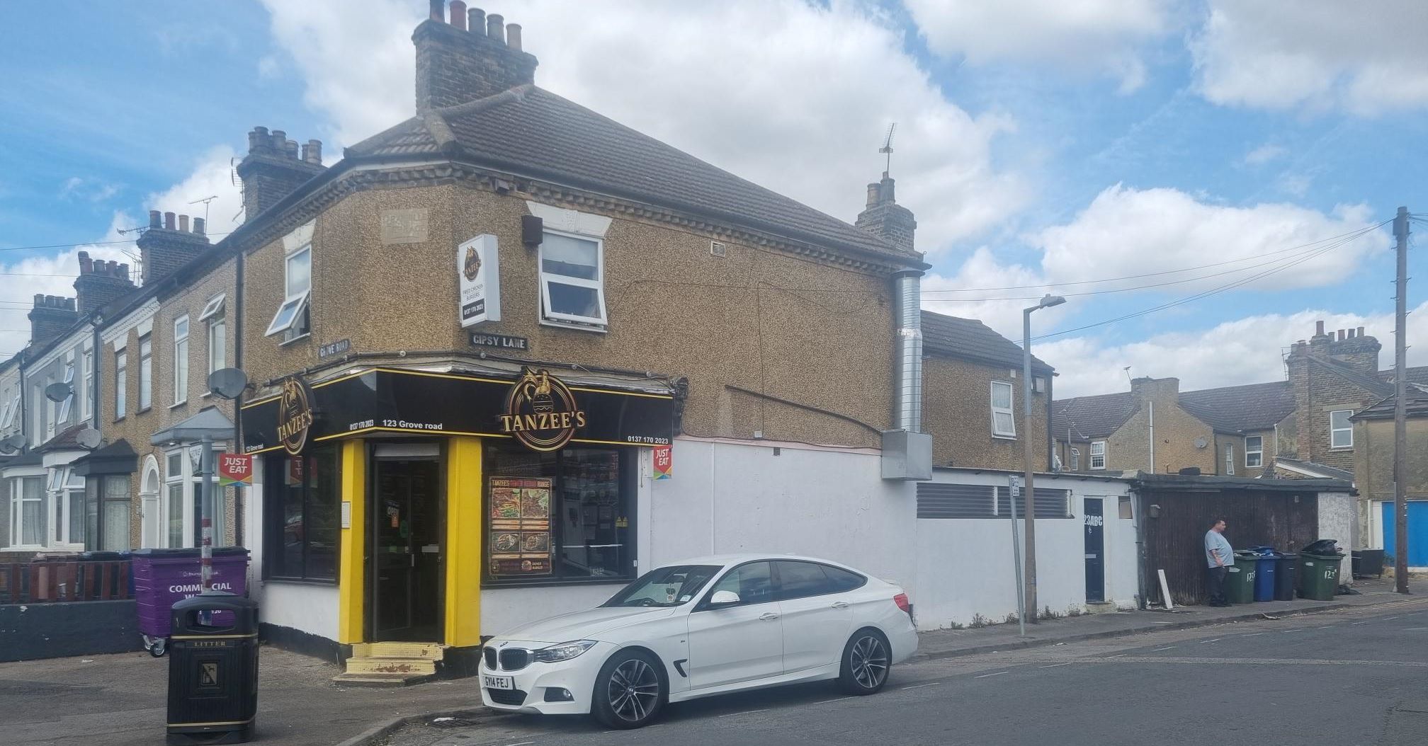 MIXED USE INVESTMENT: A FREEHOLD BUILDING COMPRISING A COMMERCIAL SHOP AND THREE FLATS LOCATED IN GRAYS PRODUCING AN ANNUAL INCOME OF £37,200