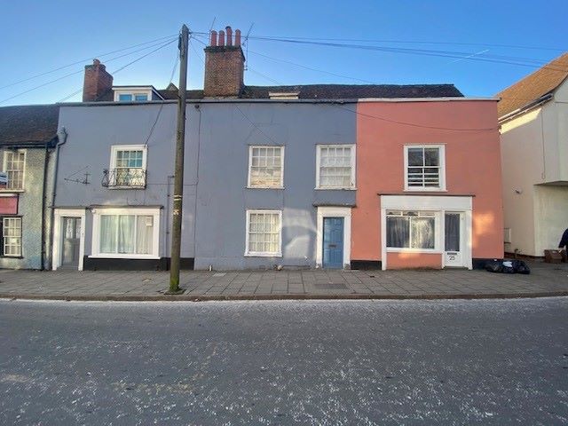 BUY TO LET INVESTMENT: A FIVE/SIX BEDROOM GRADE II LISTED HOUSE IN THE CITY CENTRE CONSIDERED TO BE SUITABLE FOR MULTIPLE OCCUPATION LETTING. 