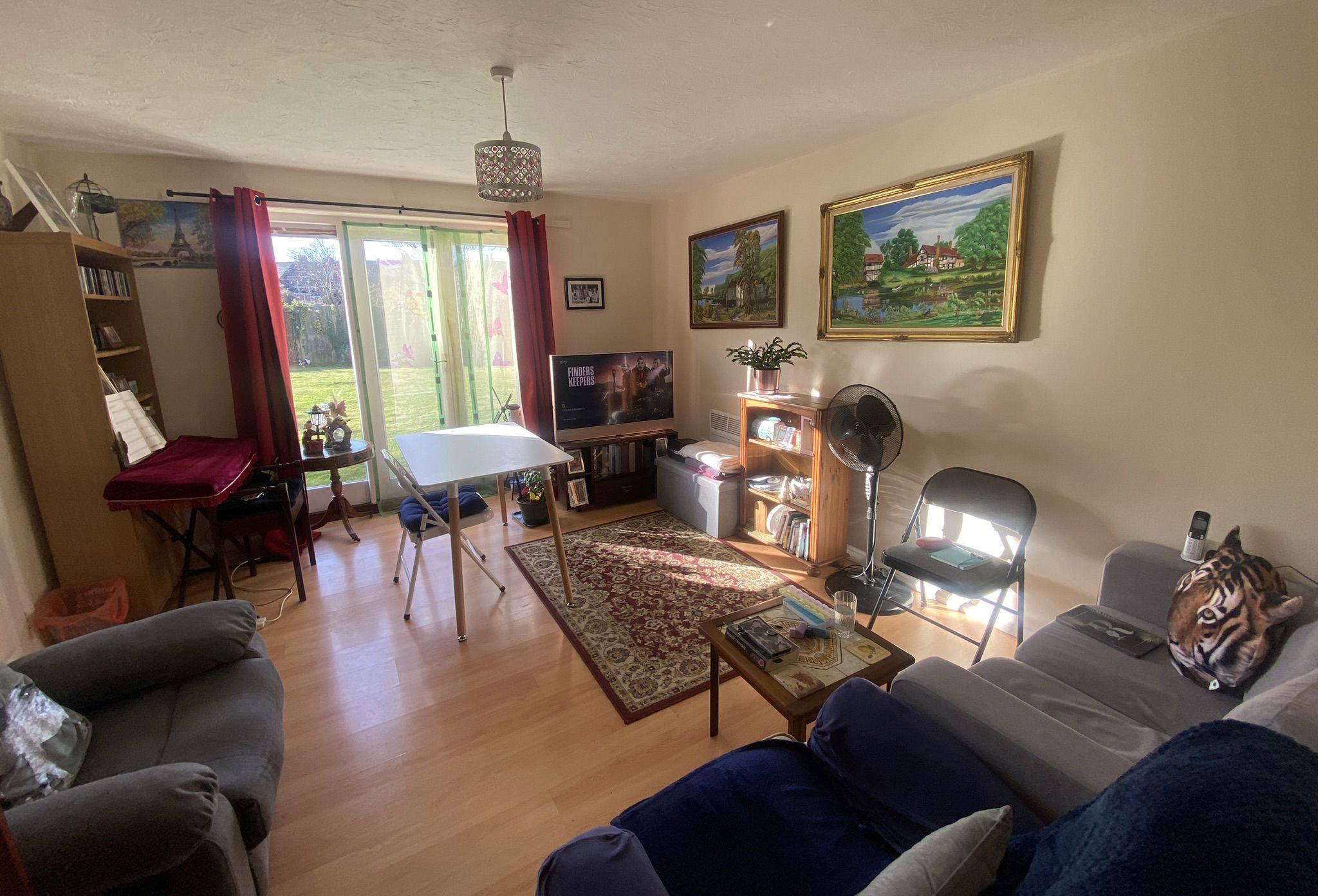 BUY TO LET INVESTMENT: A  LEASEHOLD TWO BEDROOM GROUND FLOOR FLAT CURRENTLY LET AND PRODUCING AN INCOME OF £8,700 PER ANNUM