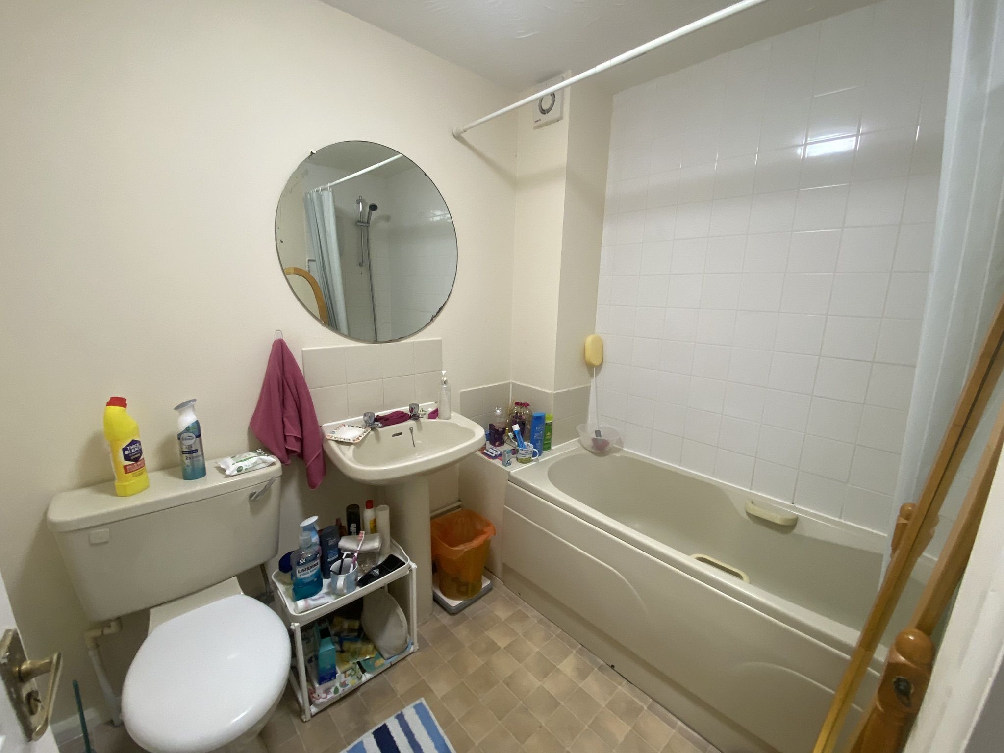 BUY TO LET INVESTMENT: A  LEASEHOLD TWO BEDROOM GROUND FLOOR FLAT CURRENTLY LET AND PRODUCING AN INCOME OF £8,700 PER ANNUM