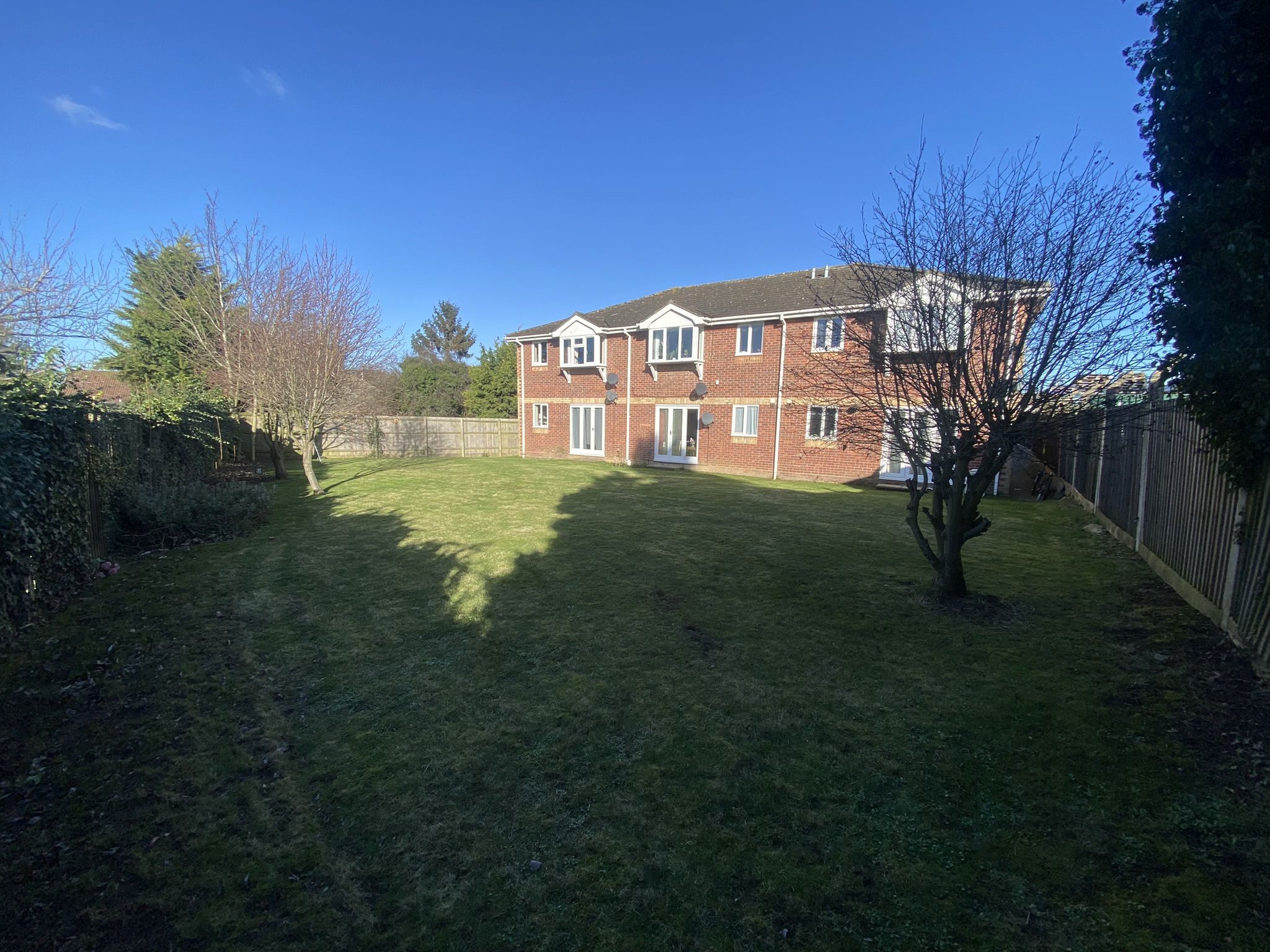 BUY TO LET INVESTMENT: A  LEASEHOLD TWO BEDROOM GROUND FLOOR FLAT CURRENTLY LET AND PRODUCING AN INCOME OF £8,700 PER ANNUM
