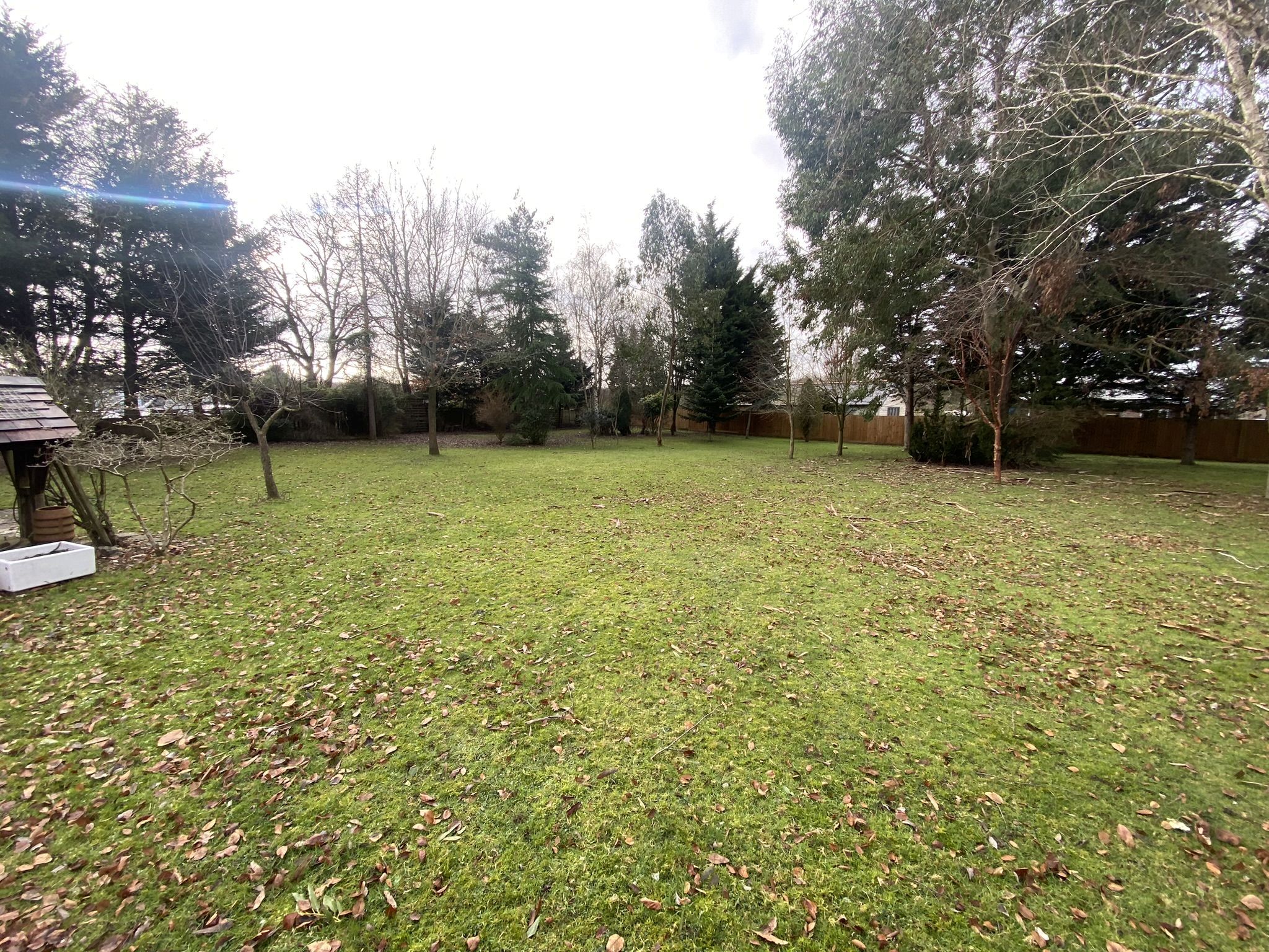 REFURBISHMENT/REDEVELOPMENT: A VACANT FREEHOLD DETACHED CHALET  IN NEED OF MODERNISATION ON A PLOT MEASURING APPROXIMATELY 0.73 ACRES 