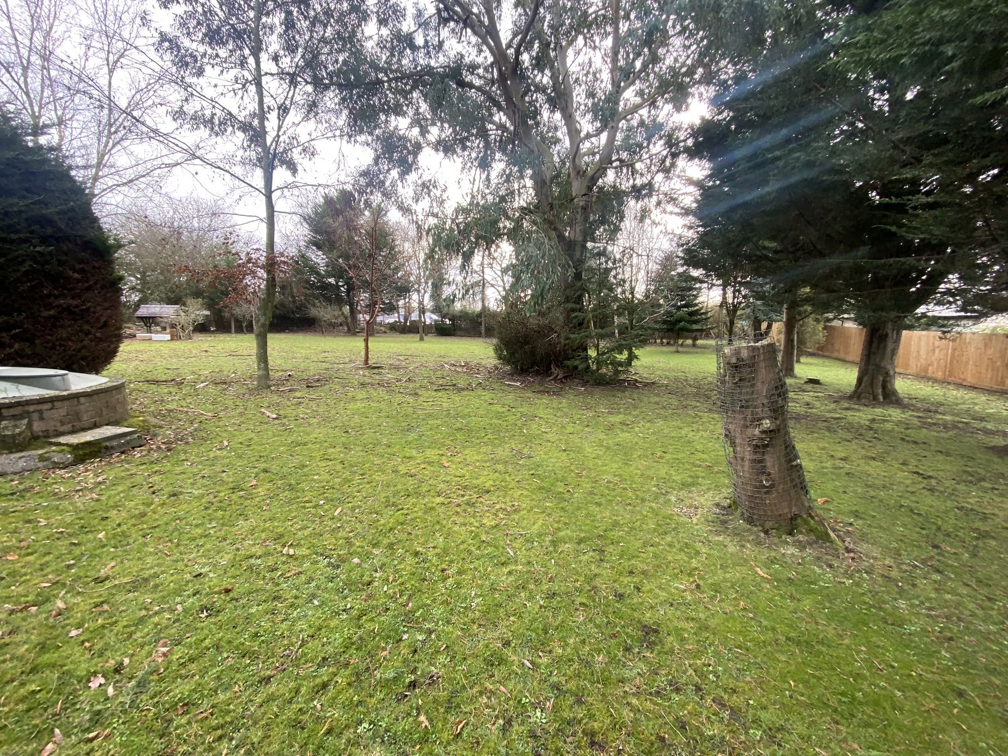 REFURBISHMENT/REDEVELOPMENT: A VACANT FREEHOLD DETACHED CHALET  IN NEED OF MODERNISATION ON A PLOT MEASURING APPROXIMATELY 0.73 ACRES 