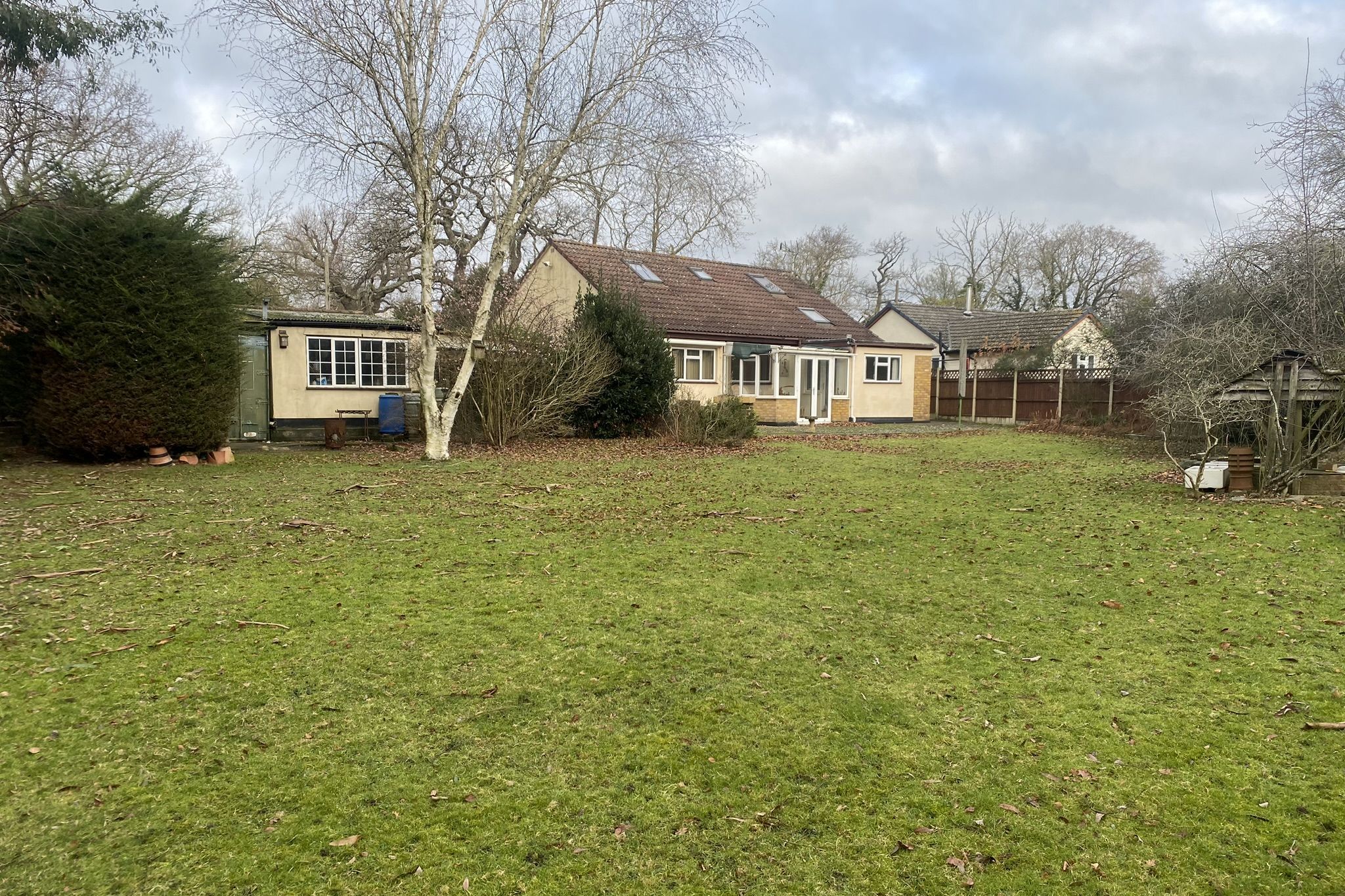 REFURBISHMENT/REDEVELOPMENT: A VACANT FREEHOLD DETACHED CHALET  IN NEED OF MODERNISATION ON A PLOT MEASURING APPROXIMATELY 0.73 ACRES 