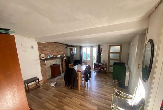 REFURBISHMENT/BUY TO LET INVESTMENT: A FREEHOLD GRADE II LISTED FIVE BEDROOM HOUSE IN THE CITY CENTRE REQUIRING SOME IMPROVEMENT