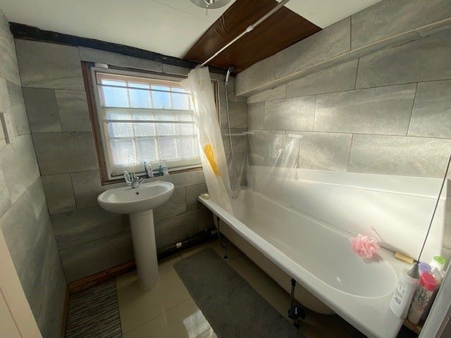 REFURBISHMENT/BUY TO LET INVESTMENT: A FREEHOLD GRADE II LISTED FIVE BEDROOM HOUSE IN THE CITY CENTRE REQUIRING SOME IMPROVEMENT
