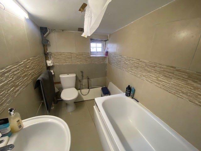 REFURBISHMENT/BUY TO LET INVESTMENT: A FREEHOLD GRADE II LISTED FIVE BEDROOM HOUSE IN THE CITY CENTRE REQUIRING SOME IMPROVEMENT