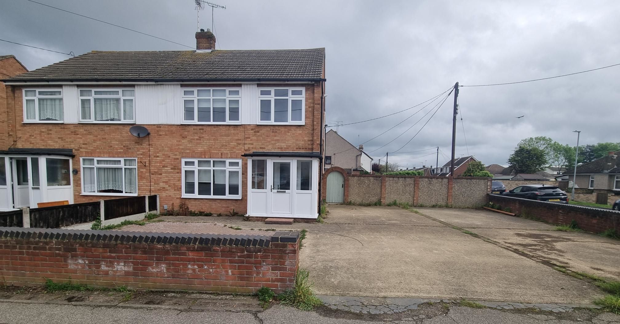 DEVELOPMENT OPPORTUNITY: A VACANT FREEHOLD SEMI DETACHED HOUSE ON A CORNER PLOT WITH PLANNING PERMISSION GRANTED FOR ADDITIONAL DWELLINGS