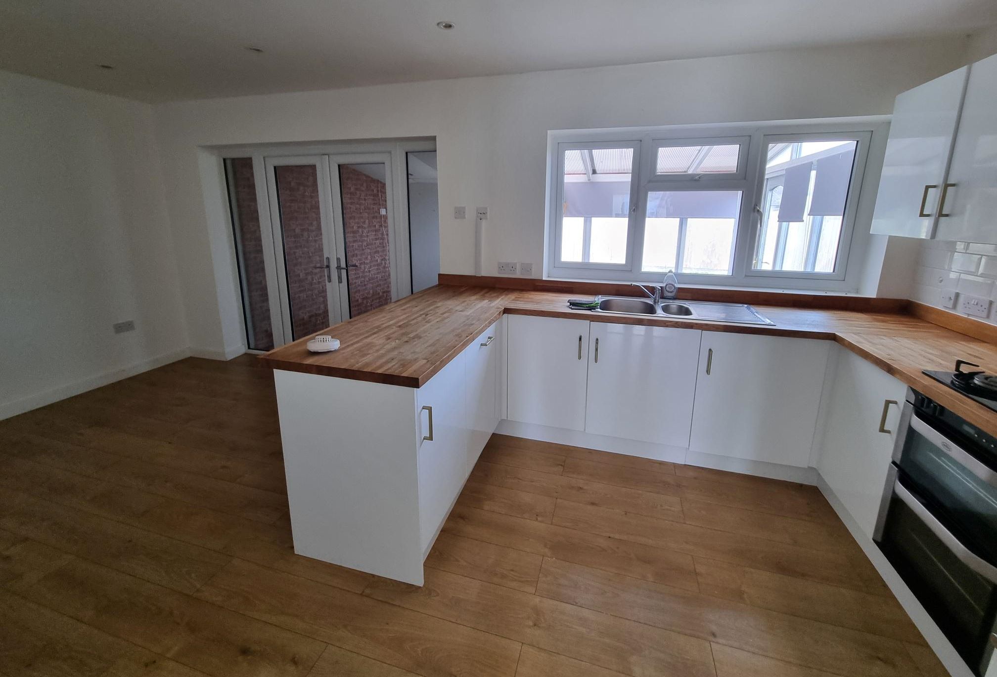 DEVELOPMENT OPPORTUNITY: A VACANT FREEHOLD SEMI DETACHED HOUSE ON A CORNER PLOT WITH PLANNING PERMISSION GRANTED FOR ADDITIONAL DWELLINGS