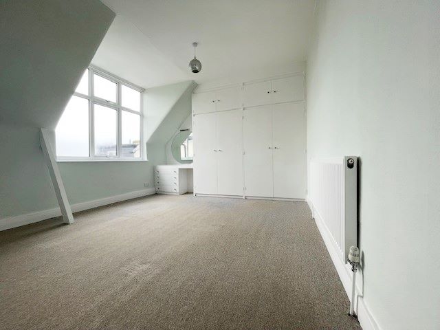RESIDENTIAL OPPORTUNITY: A SUBSTANTIAL FREEHOLD PROPERTY ARRANGED AS THREE FLATS OFFERING HUGE POTENTIAL FOR RE-CONFIGURATION/RE-DEVELOPMENT