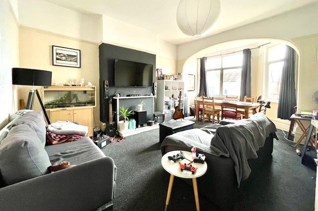 RESIDENTIAL OPPORTUNITY: A SUBSTANTIAL FREEHOLD PROPERTY ARRANGED AS THREE FLATS OFFERING HUGE POTENTIAL FOR RE-CONFIGURATION/RE-DEVELOPMENT