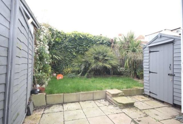 RESIDENTIAL INVESTMENT: A THREE BEDROOM HOUSE BEING SOLD WITH VACANT POSSESSION CONSIDERED TO BE IDEAL TO BUY TO LET OR FOR OWNER OCCUPATION  