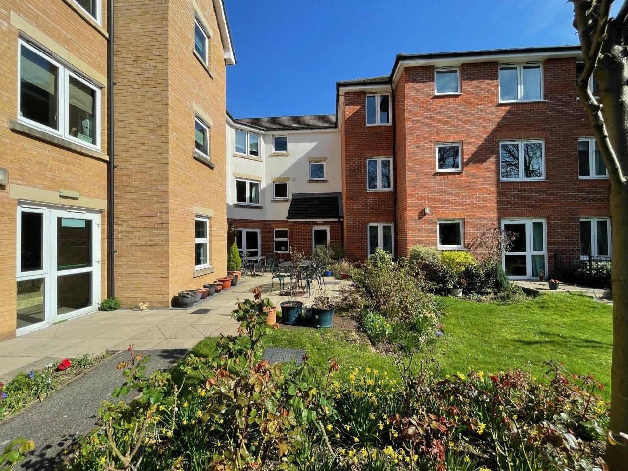 RESIDENTIAL INVESTMENT: A VACANT ONE BEDROOM SECOND FLOOR RETIREMENT APARTMENT CONSIDERED TO BE SUBSTANTIALLY BELOW CURRENT MARKET VALUE