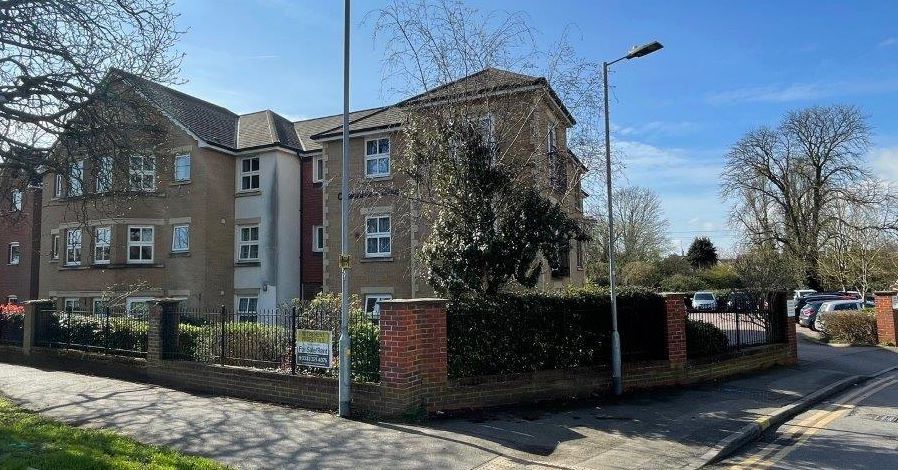 RESIDENTIAL INVESTMENT: A VACANT ONE BEDROOM SECOND FLOOR RETIREMENT APARTMENT CONSIDERED TO BE SUBSTANTIALLY BELOW CURRENT MARKET VALUE