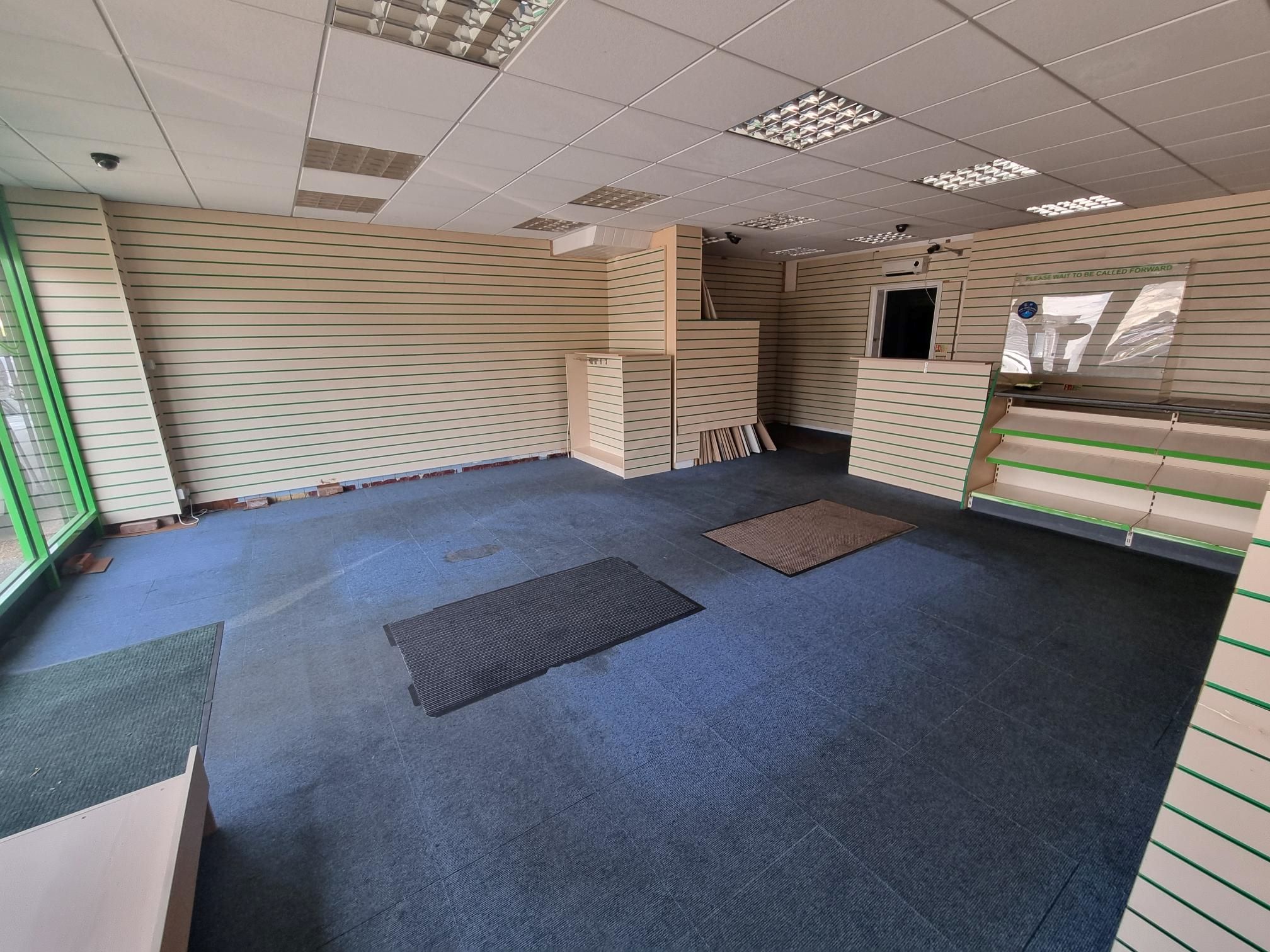 COMMERCIAL PROPERTY: A VACANT FREEHOLD LOCK UP SHOP LOCATED CLOSE TO THE HIGH STREET CONSIDERED TO BE AN EXCELLENT BUY TO LET INVESTMENT