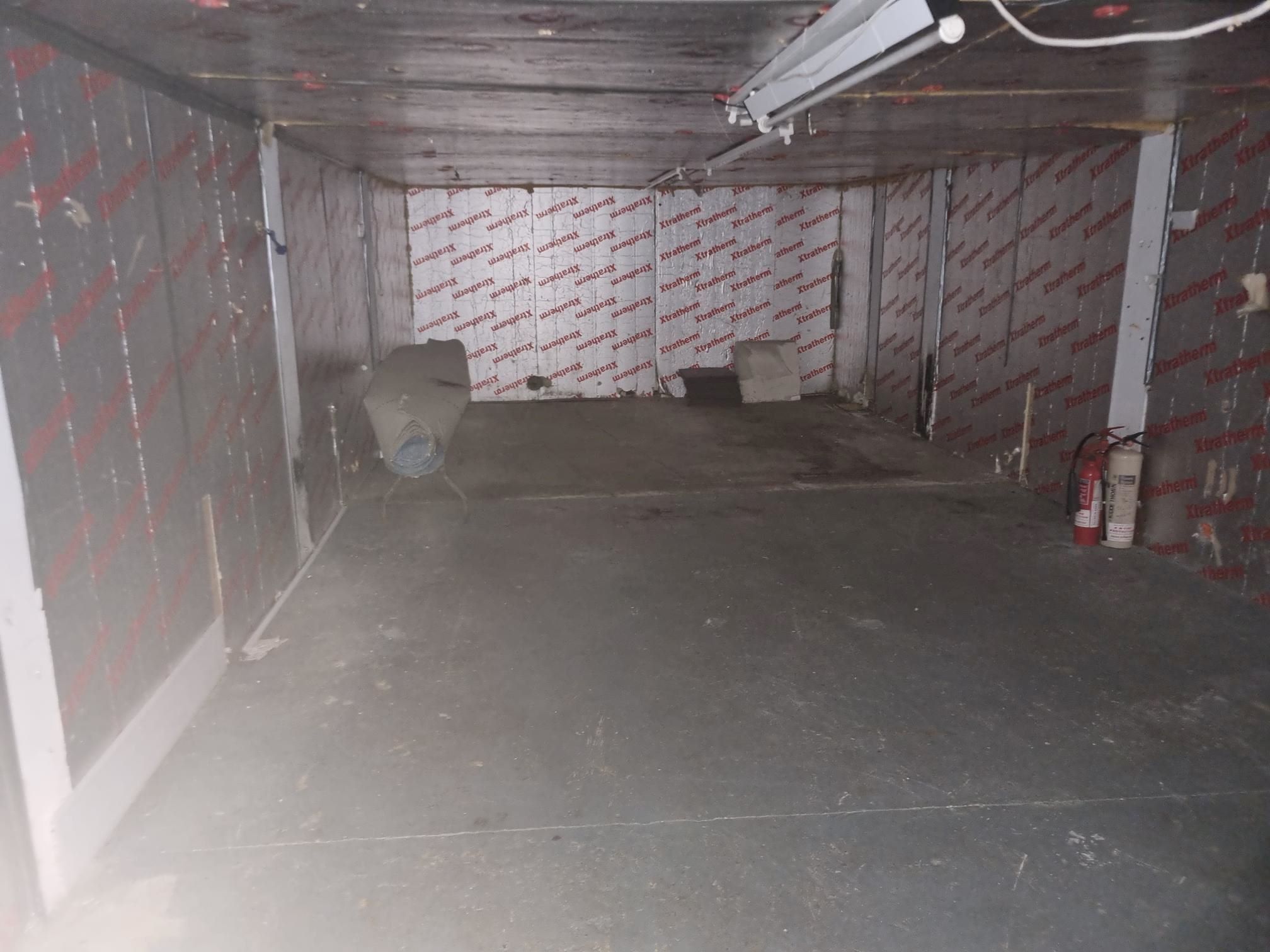 COMMERCIAL PROPERTY: A VACANT FREEHOLD LOCK UP SHOP LOCATED CLOSE TO THE HIGH STREET CONSIDERED TO BE AN EXCELLENT BUY TO LET INVESTMENT