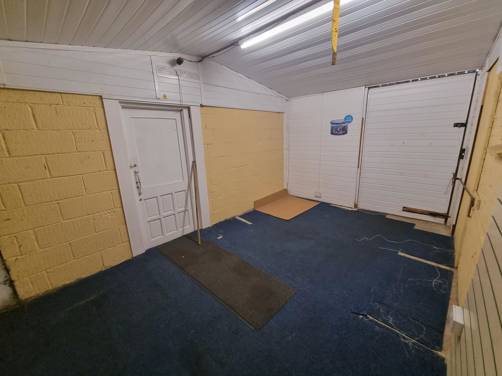 COMMERCIAL PROPERTY: A VACANT FREEHOLD LOCK UP SHOP LOCATED CLOSE TO THE HIGH STREET CONSIDERED TO BE AN EXCELLENT BUY TO LET INVESTMENT