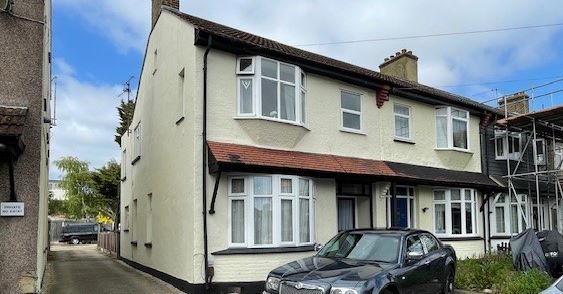 BUY TO LET INVESTMENT: A FREEHOLD PROPERTY ARRANGED AS TWO SELF-CONTAINED FLATS BOTH LET AND PRODUCING A COMBINED INCOME OF £14,400 PA