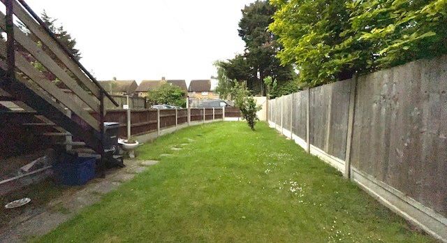 BUY TO LET INVESTMENT: A FREEHOLD PROPERTY ARRANGED AS TWO SELF-CONTAINED FLATS BOTH LET AND PRODUCING A COMBINED INCOME OF £14,400 PA