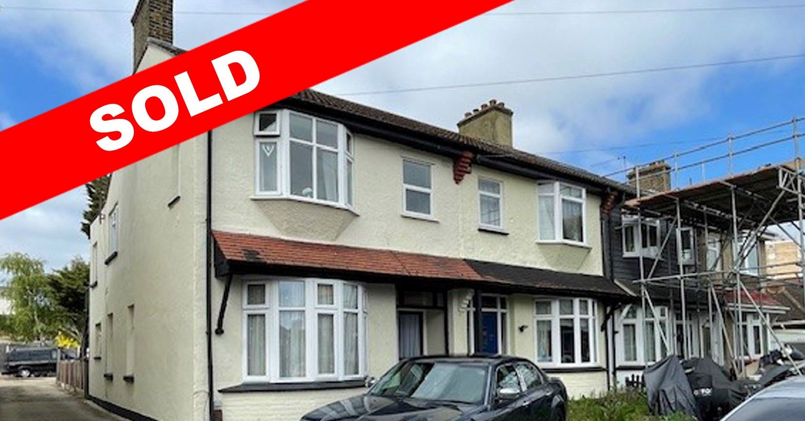 BUY TO LET INVESTMENT: A FREEHOLD PROPERTY ARRANGED AS TWO SELF-CONTAINED FLATS BOTH LET AND PRODUCING A COMBINED INCOME OF £14,400 PA
