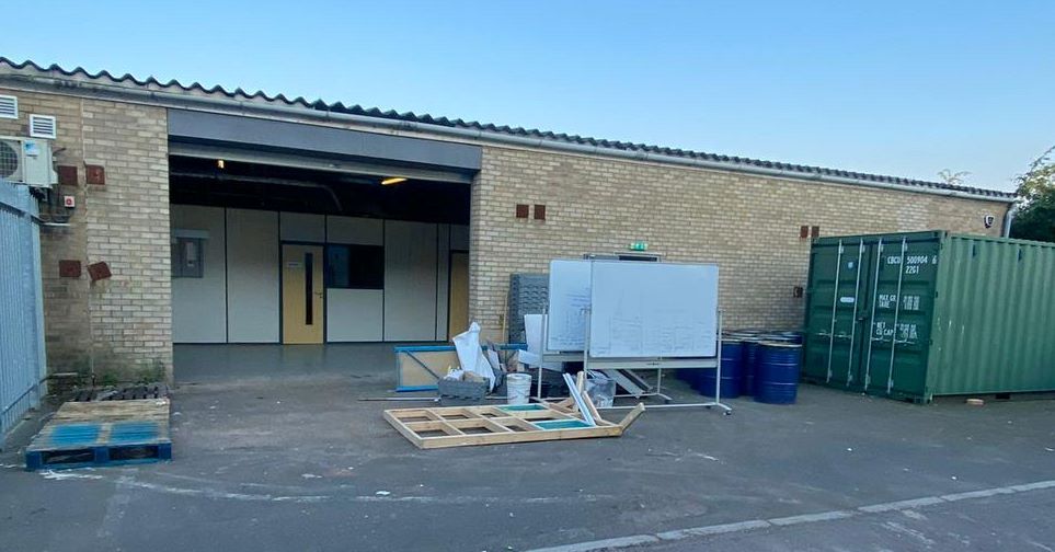 INDUSTRIAL OPPORTUNITY: A VACANT LONG LEASEHOLD PROPERTY WITH FORECOURT PARKING BELIEVED TO HAVE A POTENTIAL RENTAL INCOME OF £25,000 PER ANNUM 