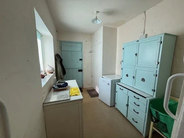 REFURBISHMENT/REDEVELOPMENT: AVAILABLE NOW WITH ALL OFFERS UNDER AUCTION CONDITIONS CONSIDERED: A VACANT SUBSTANTIAL DETACHED PERIOD HOUSE WITH OUTBUILDINGS ON A 1.9 ACRE PLOT IN NEED OF RENOVATION  