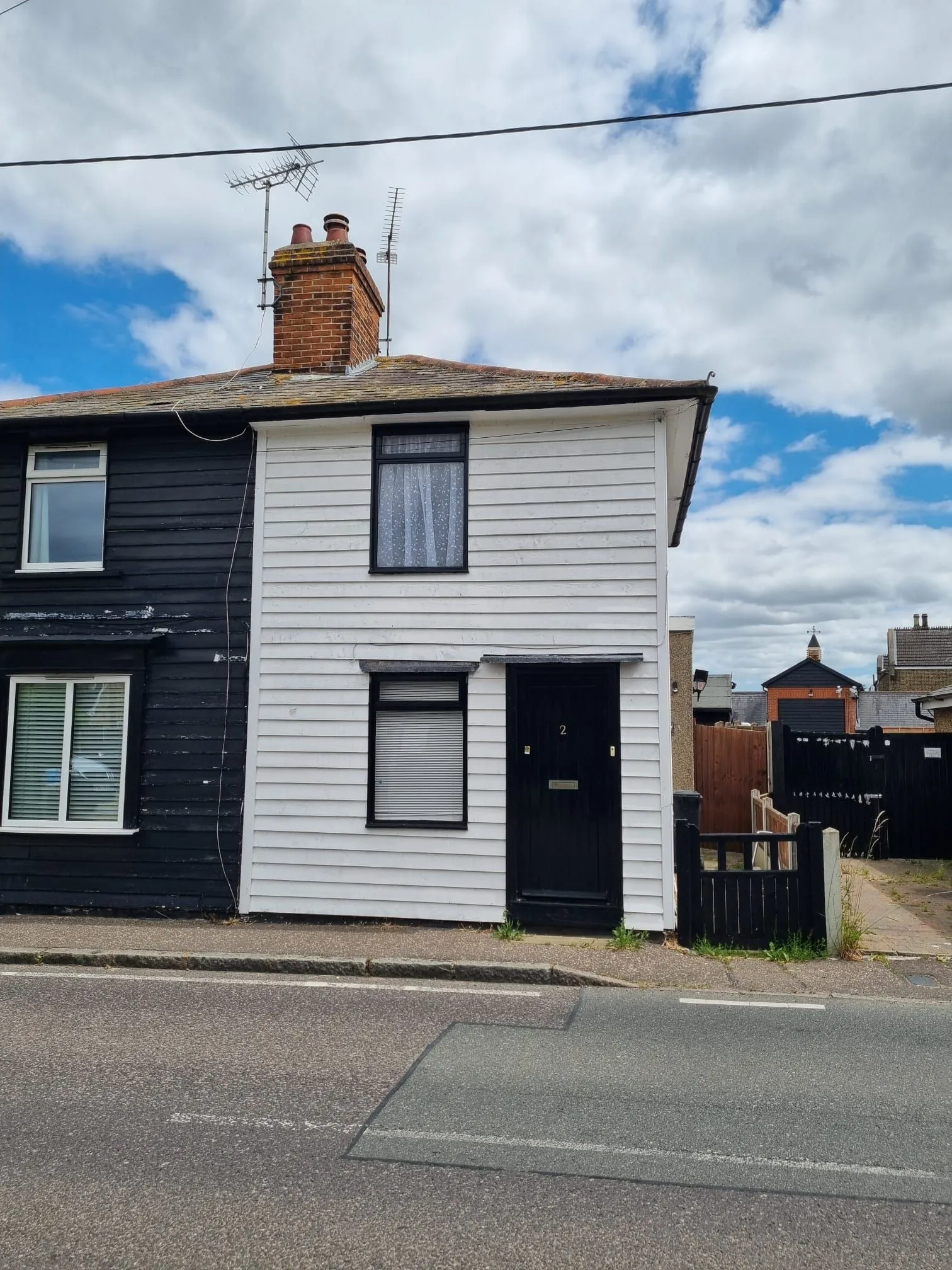 REFURBISHMENT OPPORTUNITY: A TWO BEDROOM VACANT FREEHOLD COTTAGE IN POPULAR VILLAGE LOCATION IN NEED OF SOME COSMETIC REFURBISHMENT